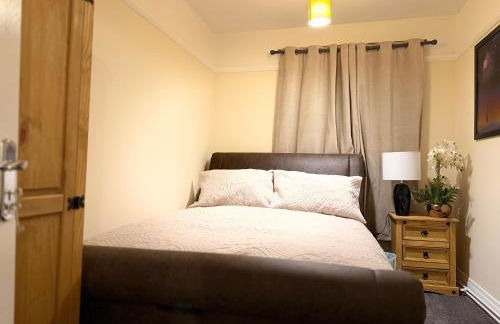 Contractors Residence - Long Stay DISC0UNT- Private Parking - Central Location - Fast Wifi - Foto 11