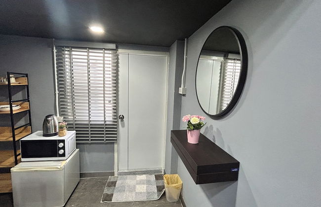 The Loft Living Space - Photo 29