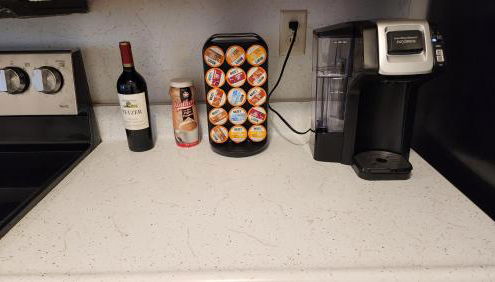 Centrally Located, 4x Queen, 300 MBPS Internet with Backyard! - Foto 5