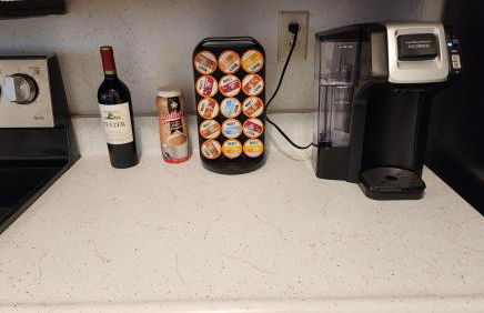 Centrally Located, 4x Queen, 300 MBPS Internet with Backyard! - Foto 5