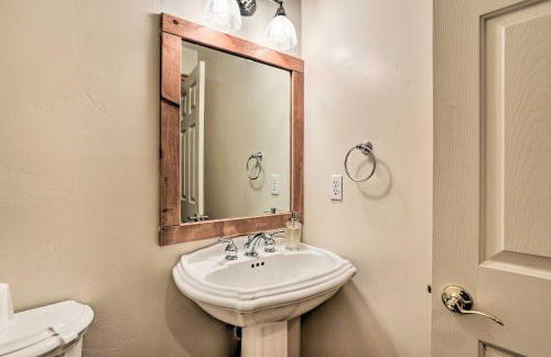 Spacious Lake Arrowhead Home with Putting Green - Foto 27