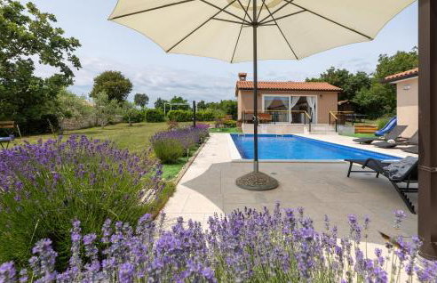 Beautiful Home In Kunj With Wifi - Photo 17