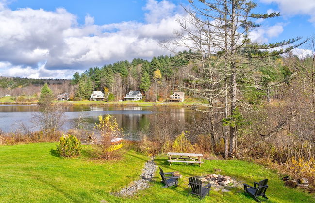 Mount Snow Cabin with Private Hot Tub by RedAwning - Foto 41