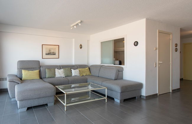 Apartment in Belgium With Stunning Sea View - Photo 10