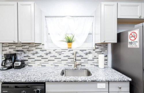 Cozy Getaway with Pool and Putting Green Unit 2 - Foto 7