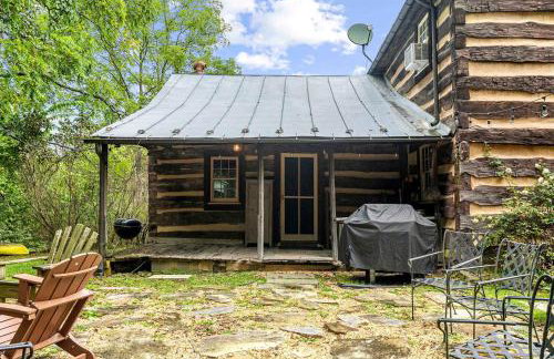 Historic Restored Farmhouse with Cowboy Cauldron Fire Pit Near Ice Mountain, Capon Bridge, West Virginia - Foto 48