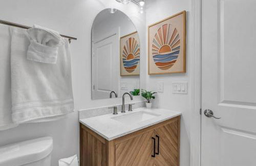 1 Block to Beach, Park 3 cars, Game Room and Balcony - Foto 35