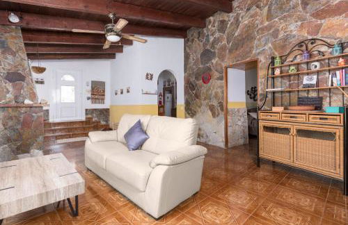 Home2Book Quiet Villa with Private Pool - Photo 7