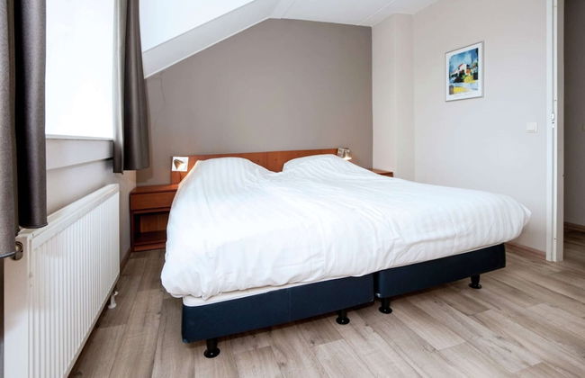 Villa in Maaspark With Lake Views & Sauna - Photo 2