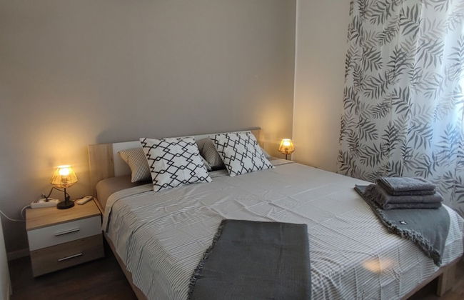 Stunning 2-bed House in Jezera With Sea Views - Photo 4