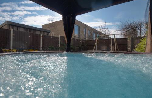 Cambridge - hot tub, sauna, parking, pool table - Foto 2