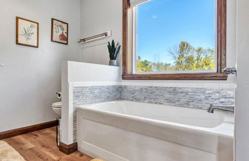 The Goat House Waterfront Hottub Stargazing - Foto 49