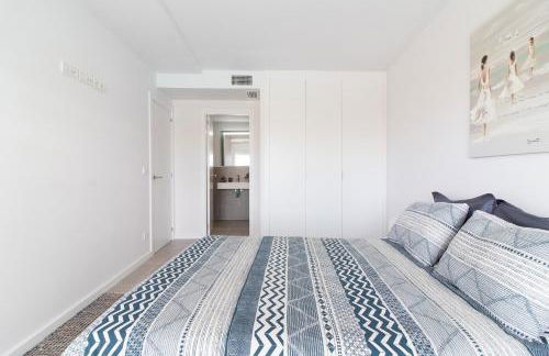 Global Properties, Apartamento con terraza y vistas a la piscina en Gran Canet - Photo 21