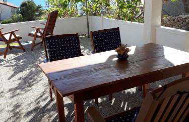 Apartmani Šikić Metajna - Foto 17