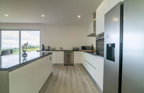 Seaview Villa with Heated Private Pool - Photo 14