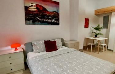 Soho Boho Apartments - with sunny rooftop terrace and fiber optic internet - Photo 45