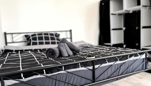 HolidayHome Aparments I Spaceous Room in BER-Reinickendorf, 1 Min. to Metro Station - Foto 2