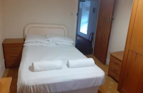 Bryncarnedd Farmhouse - Photo 32