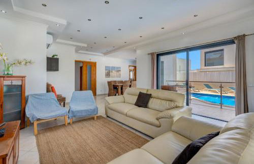 Villa Ruana - 5 bedrooms on Suite- Free out door Hot Jacuzzi - By Bedzy - Foto 44