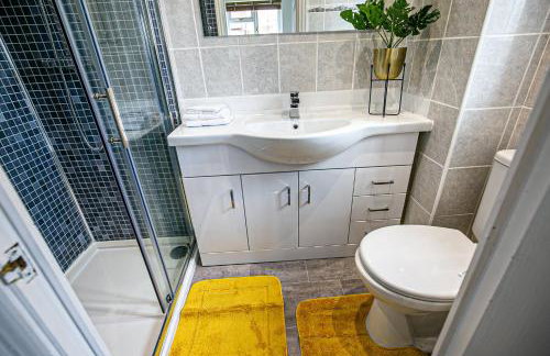 Milton Keynes for Families and Contractors with Private Parking - Foto 19