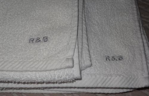 Well-equipped apartment with free parking - Photo 29