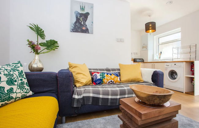 Stylish 4BD House With Private Garden - Stratford - Foto 13