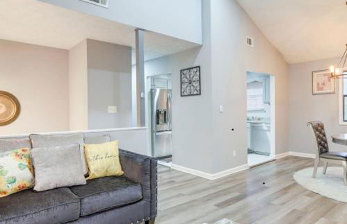 Modern Comfort Meets Classic Charm in Stonecrest - Foto 11