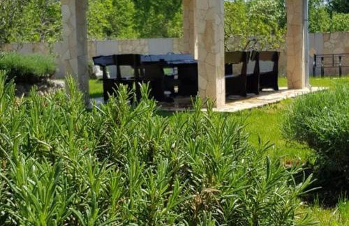 Villa Popovi a Dvori - Six Bedroom Villa with Pool - Foto 33