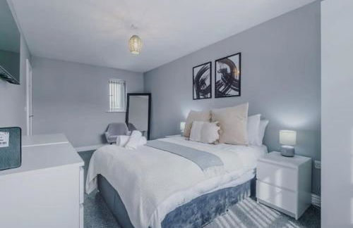 Lux 3 Bed 10 mins from Centre - Parking & Netflix - Foto 1