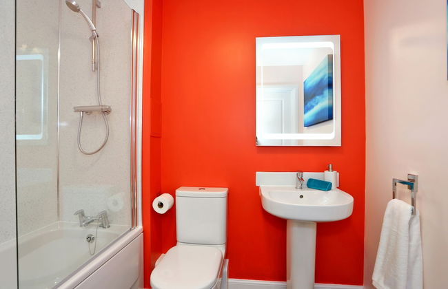 Amazing Aberdeen Home Close to the Coast - Photo 17