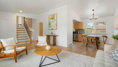 Large Home, 2 Living Rooms, Great for Family/Pets! - Foto 3