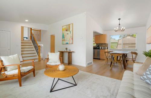 Large Home, 2 Living Rooms, Great for Family/Pets! - Foto 3