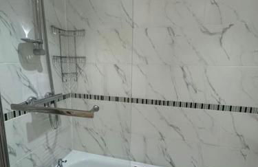 2 bedroom, Parking, Hounslow St - Foto 2