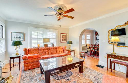 Walk to UK Campus Charming Home with Patio! - Foto 5