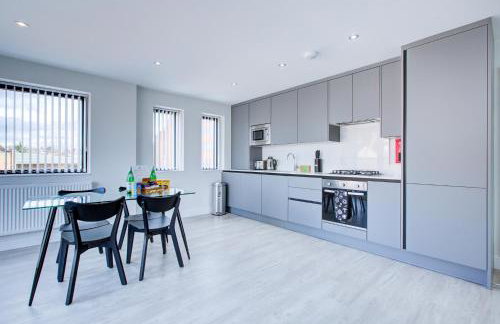 Hybrid Resi - Uxbridge, On-site car or van parking, near London Heathrow Airport - Photo 44