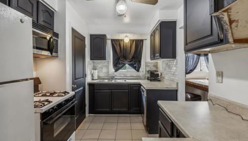 Queen G2 Mansion 3 Bedroom Home by RedAwning - Foto 4