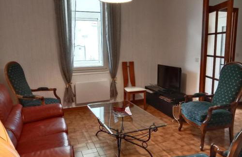 Maison rénovée proche Vichy : 3 chambres, cour fermée, tout inclus, idéal curistes et activités naturelles - FR-1-489-481 - Foto 4