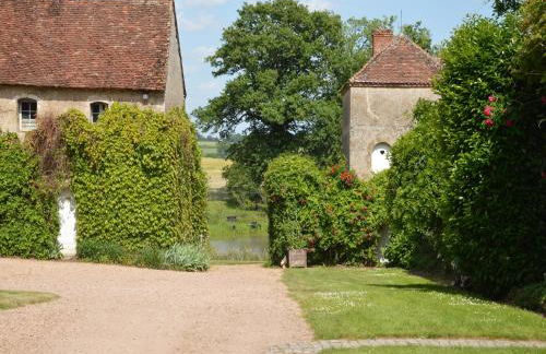 Mansion in Champvert with Pond View Terrace - Foto 30