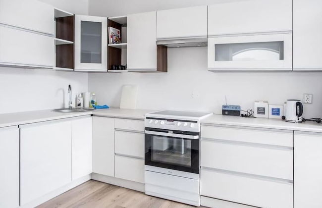 Family Friendly, Free Parking Space, Short Walk to Brosundet - Foto 12