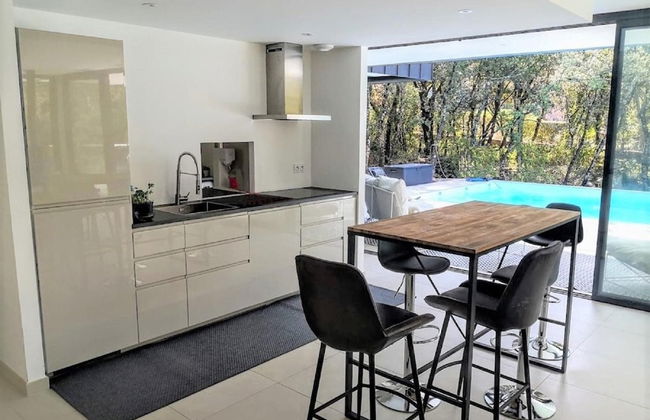 Cosy Holiday Home With Garden in Lorgues - Foto 30