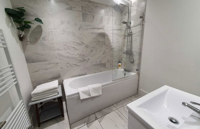 Riverdale House - 4 Bedrooms - Photo 35