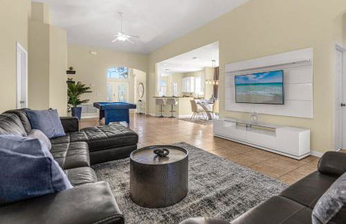 Luxury 4BR Home - Private Pool BBQ - Near Disney - Foto 9