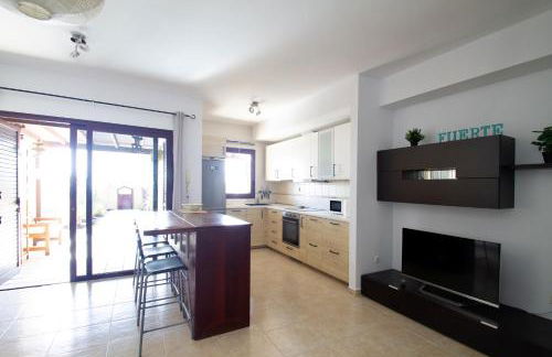 BEACH FRONT GRANILLO - ocean view, garden, bright and comfortable, Wi-Fi - Photo 6