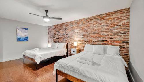 Ideal Spot Near 4th Street Live & Local Dining - Foto 4