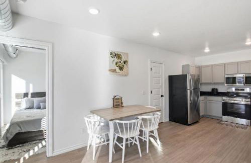 Modern 2BR Near Downtown OKC home - Foto 14