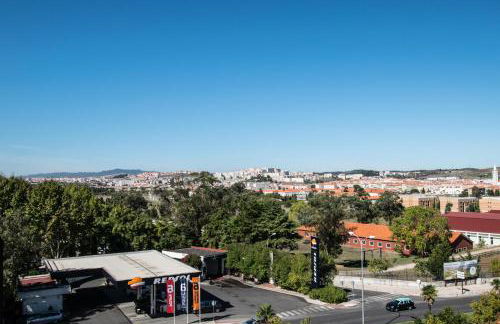 Enjoy Lisbon Cascais Sintra 1200 metres to metro blue line Sintra Rail line Free Parking - Foto 61