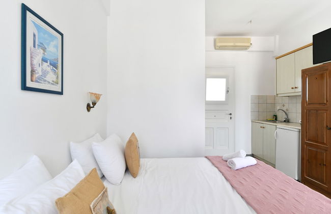 Hara Studios and Apartments - Photo 27