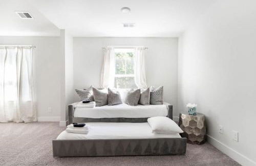 Pleasant Place Villa -Newly Built with Pool Close to downtown&beach - Photo 39