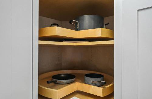 Belmont Shore Getaway with Hot Tub and Firepit - Foto 20