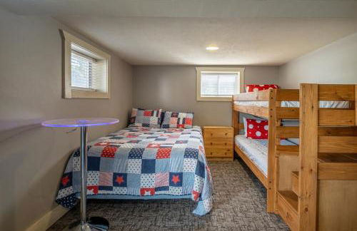 Blue Water Bungalows - Photo 21